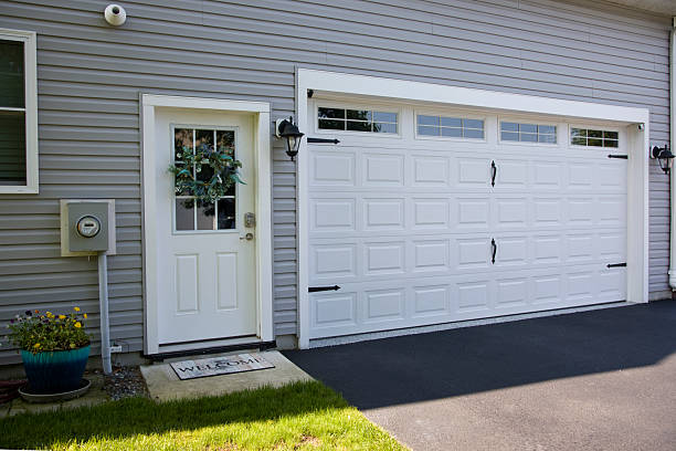 24/7 Emergency Garage Door Panel Replacement experts in Clay County County, KY